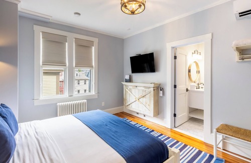 Historic Hill Bed & Breakfast | Paws on Pelham