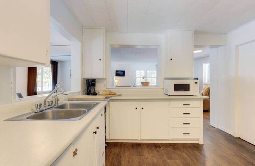 Memphremagog Regional County Municipality House | Paws on the Lake - Lac MemphréMagog