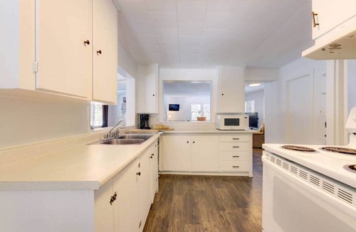 Memphremagog Regional County Municipality House | Paws on the Lake - Lac MemphréMagog