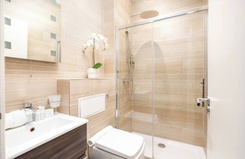 Notting Dale Apartment | PBC | Studio Apartment in Bayswater (LS2)