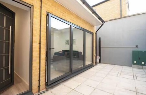 Notting Dale Apartment | PBC | Studio Apt in Richmond (RICH3)