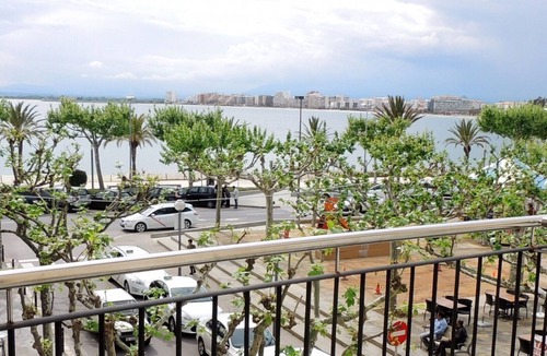 Roses Town Center Apartment | PC. MIGJORN 2 2 Roses