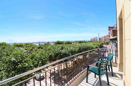 Roses Town Center Apartment | PC. MIGJORN 2 2 Roses