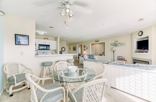Manteo Condo | PC812 Water-Front Condo with Community Pool &More!