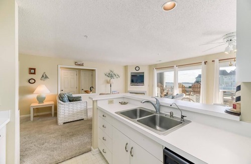 Manteo Condo | PC812 Water-Front Condo with Community Pool &More!