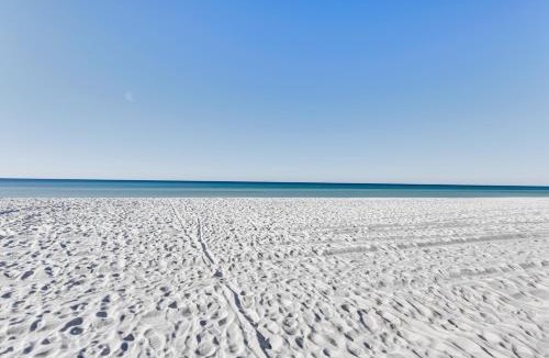 Bel Air Apartment | PCB Studio w/Private Patio: Steps to Beach!