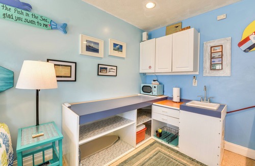 Bel Air Apartment | PCB Studio w/Private Patio: Steps to Beach!