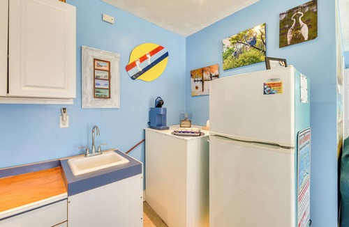 Bel Air Apartment | PCB Studio w/Private Patio: Steps to Beach!