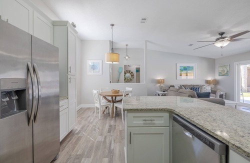 El Centro Beach House | PCB Tiki House! Private Pool, Hot tub & Golf Cart