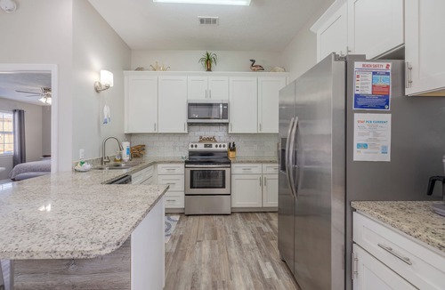 El Centro Beach House | PCB Tiki House! Private Pool, Hot tub & Golf Cart