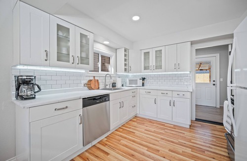 Parkrose Heights House | PDX Stay w/BBQ, Firepit & Pool Table