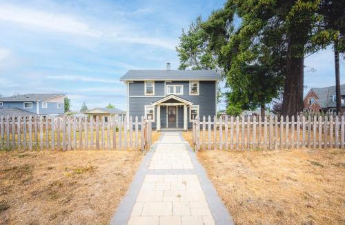 Port Angeles House | Peabody House - 1920s Cottage