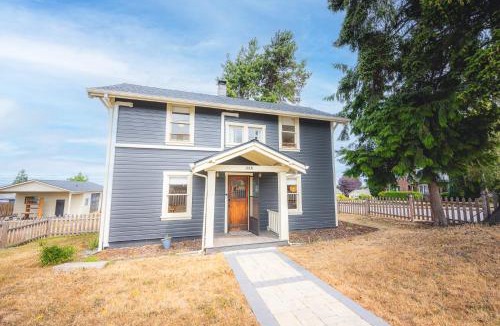 Port Angeles House | Peabody House - 1920s Cottage
