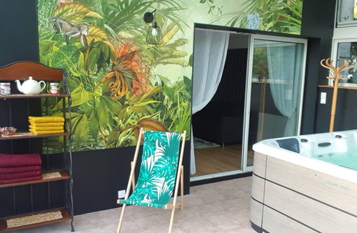 Noyal-sur-Seiche House | Peaceful house with garden, terrace, Jacuzzi