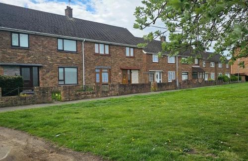 Gravesend House | Peace and Love House