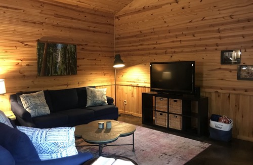 Pottsboro Cottage | Peace and tranquility Barndominium style!
