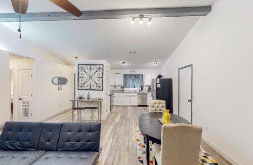 Thomas Drive House | Peace at the Beach House