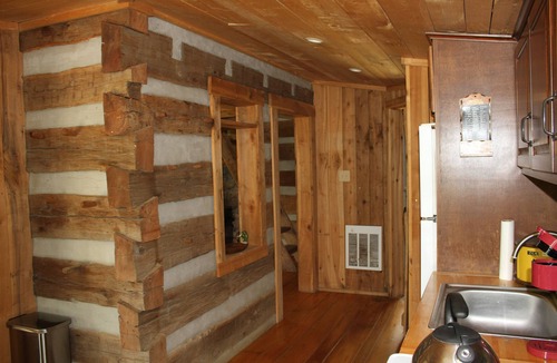 Deputy Cabin | Peace Cabin- 20 min hike to Wilson Cave!