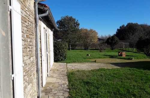 Paizay-Naudouin-Embourie House | Peace and quiet at Logis du Parc