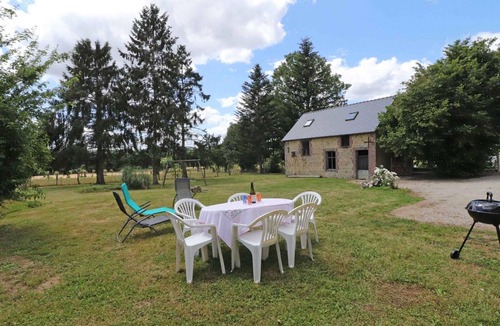 Saint-Germain-de-Martigny Cottage | Peaceful country house - 7 guests