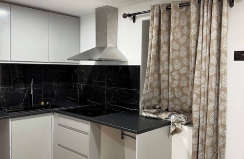 Waterlooville Apartment | Peace house suitenn