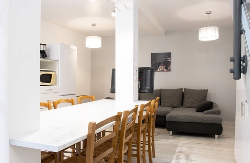 Montamise House | "Peace & love house" en campagne de Poitiers