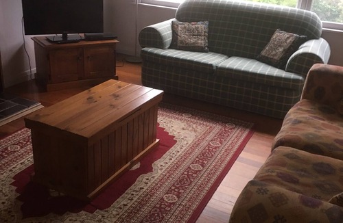 Anakie House | Peace & quiet in a country settting