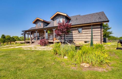 Centerville Apartment | Peace & Quiet on Alpaca Farm! Paola Studio