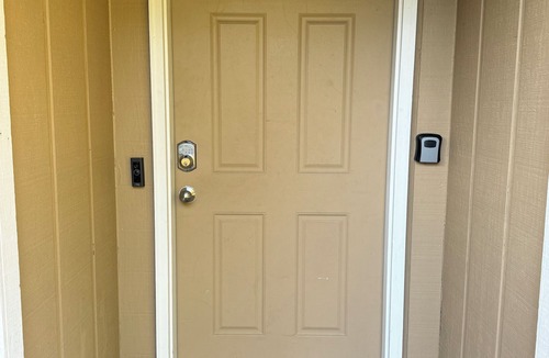 Vancouver House | Peace & Quiet Room for 2 Guests