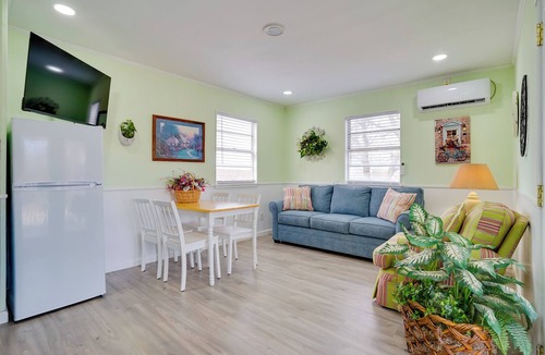 Bowie Cottage | Peace & Relaxation at Texas Countryside Tiny Home