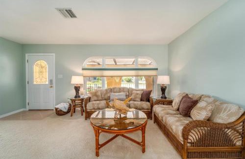 Harbour Heights House | Peace River Retreat Waterfront w Heated Pool