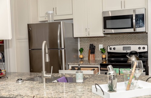 Valley Ranch Apartment | Peace, Serenity, Central ✨Longterm Discount ✨, Free Parking