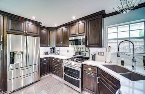 Tulsa House | 'Peace & Tranquility': Home 2 Mi to Dtwn Tulsa!