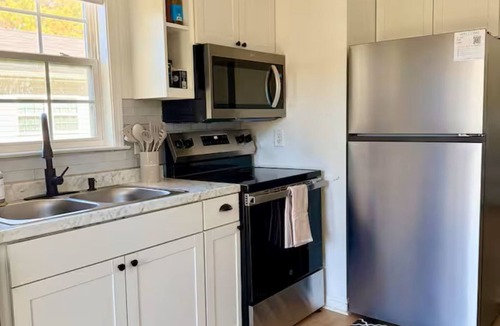 Smithfield House | Peace Unit I-95 Hospital -JCC- Park w/Splash Pad-Work Truck Parking- Long Stays