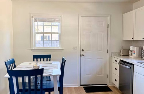Smithfield House | Peace Unit I-95 Hospital -JCC- Park w/Splash Pad-Work Truck Parking- Long Stays
