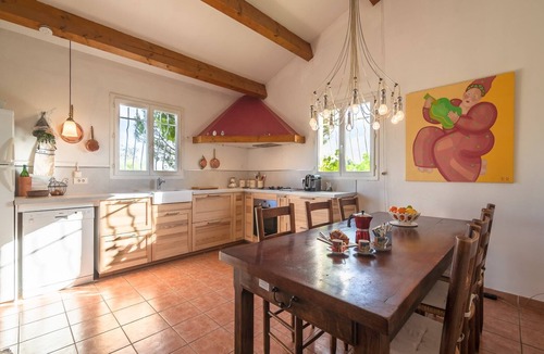 Saint-Jean-de-Minervois Villa | Peaceful Vineyard Escape