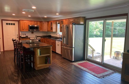 Nottingham House | Peaceful Pines Hideaway