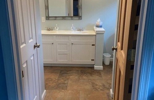 Nottingham House | Peaceful Pines Hideaway