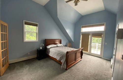 Nottingham House | Peaceful Pines Hideaway