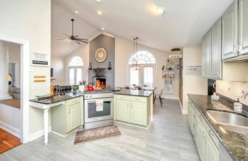 Haywood House | Peacefield - Blue Ridge views near Culpeper