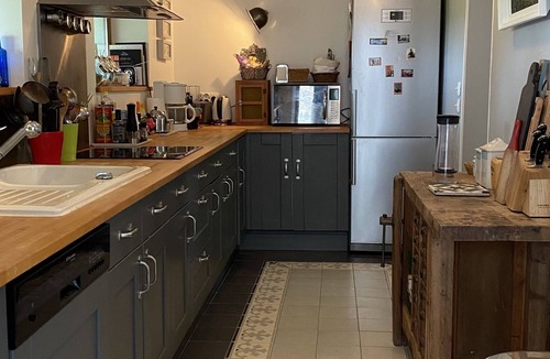 Beauchamps-sur-Huillard House | Peaceful & warm cottage overlooking a pond