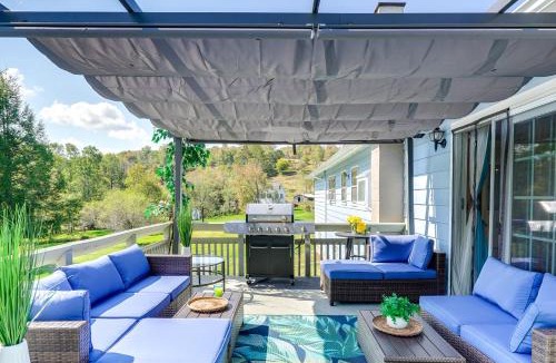 Parksville House | Peaceful 1-Acre Parksville Home: Large Deck & Yard