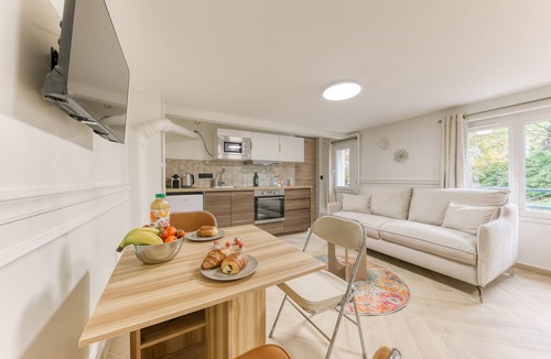 Joinville-le-Pont Apartment | Peaceful 1-bedroom apartment in charming Joinville-le-Pont ACCES DISNEYLAND