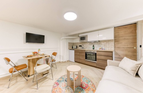 Joinville-le-Pont Apartment | Peaceful 1-bedroom apartment in charming Joinville-le-Pont ACCES DISNEYLAND