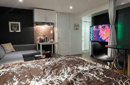 Richmond Hill House | Peaceful 1-bedroom house with AC in Richmond Hill