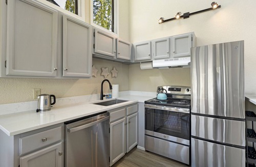 Roche Harbor Condo | Peaceful 1 bedroom, 1 loft Condo!