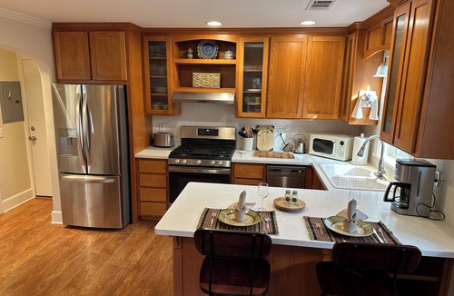 Ashland House | Peaceful 1-bedroom bungalow with AC in charming Ashland
