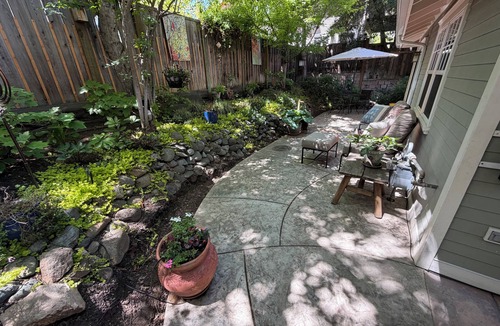 Ashland House | Peaceful 1-bedroom bungalow with AC in charming Ashland