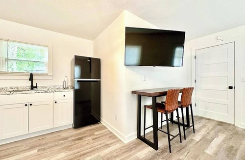 West Plains Apartment | Peaceful 1-bedroom duplex in West Plains