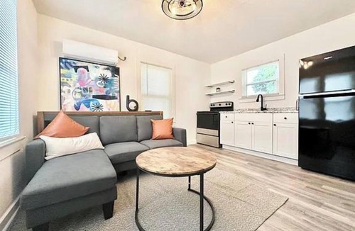 West Plains Apartment | Peaceful 1-bedroom duplex in West Plains